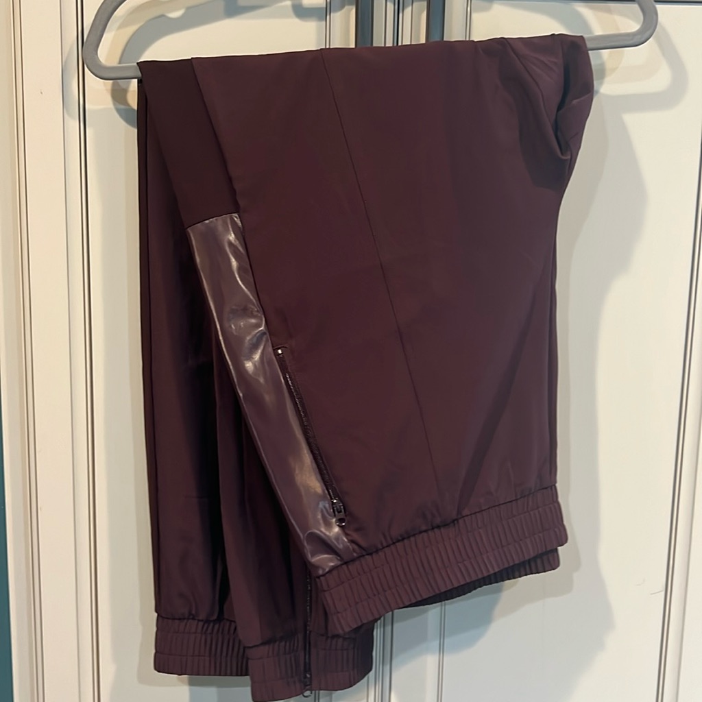 Victorias Sport Athletic Pants